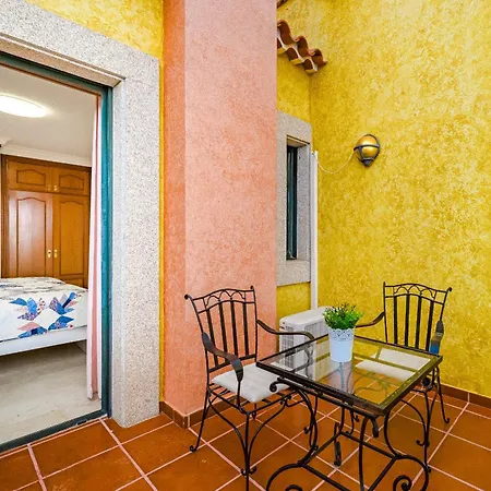 Holiday home - 3 Bedroom House With Pool