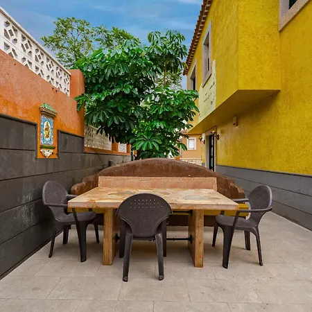 Holiday home - 3 Bedroom House With Pool