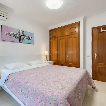 - 3 Bedroom House With Pool Holiday home *