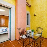 Сasa de vacaciones - 3 Bedroom House With Pool