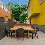 Сasa de vacaciones - 3 Bedroom House With Pool