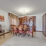 - 3 Bedroom House With Pool Chayofa