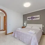 Сasa de vacaciones - 3 Bedroom House With Pool