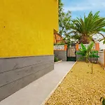 - 3 Bedroom House With Pool *