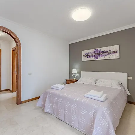 Vakantiehuis - 3 Bedroom House With Pool