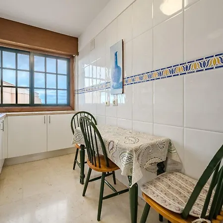 Vakantiehuis - 3 Bedroom House With Pool *