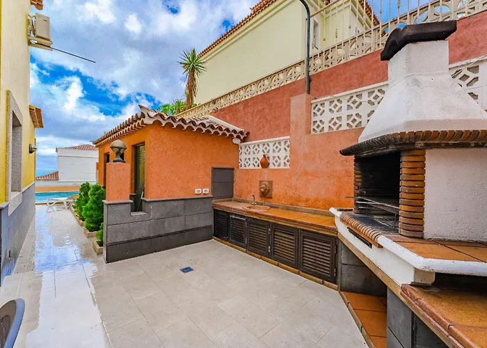 - 3 Bedroom House With Pool بيت للعطل *